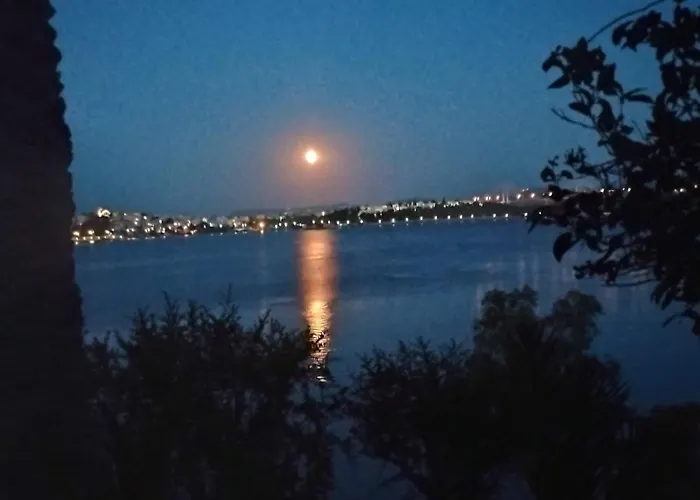 Anna's Sea View Apartment *