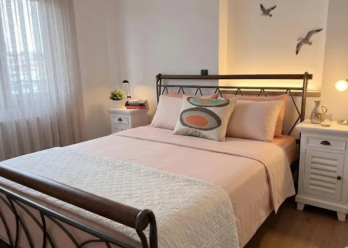 Anna's Sea View Apartment *